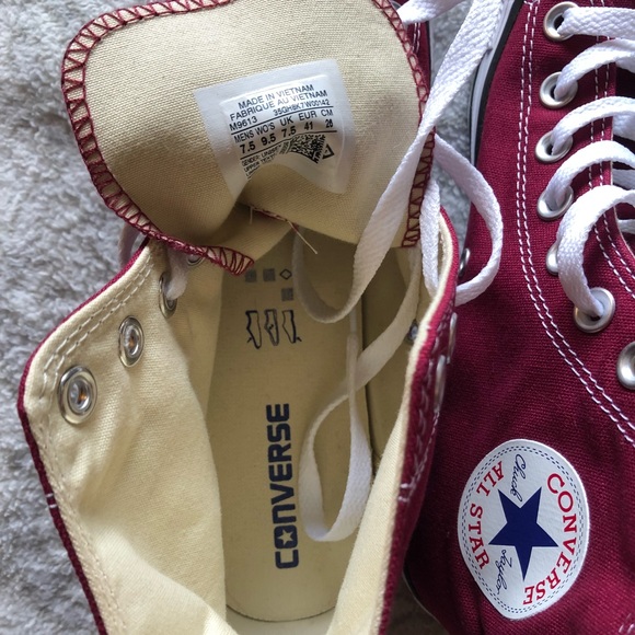 New Chuck Taylor Converse - Picture 2 of 7